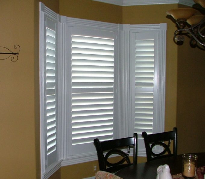 Norman Invisible Tilt Norman Shutters And Dark Parson Chairs For Elegant Dining Room Design